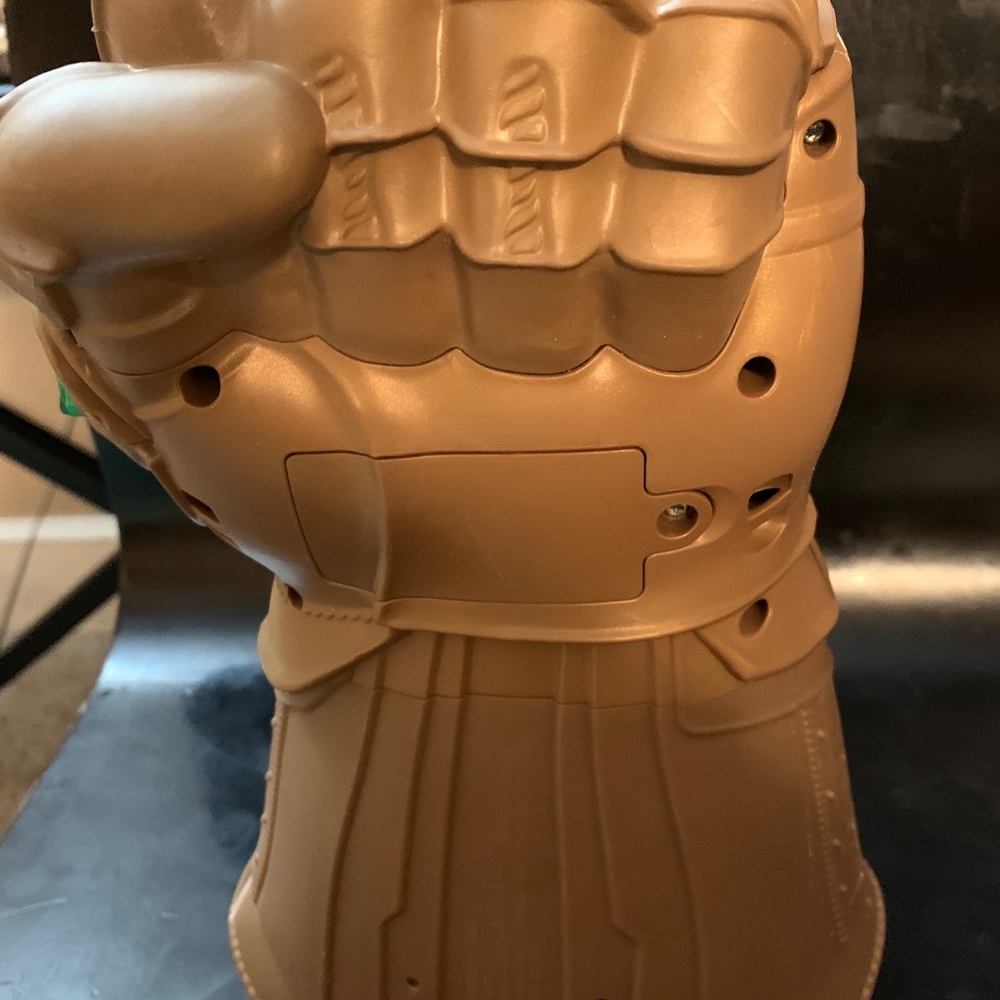 Gold Thanos Hand